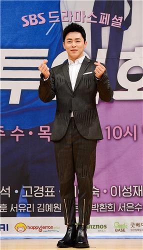 조정석 "질투로 망가지는 '마초 기자' 입니다" - 2