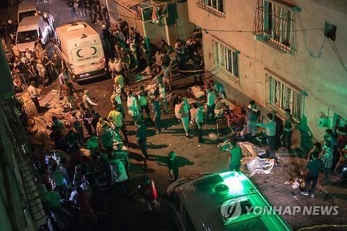터키 "시리아 국경서 IS 완전히 청소할 것"…초강경 대응 시사 - 2