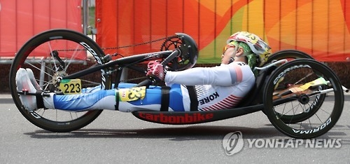 <패럴림픽> 이도연 힘차게!