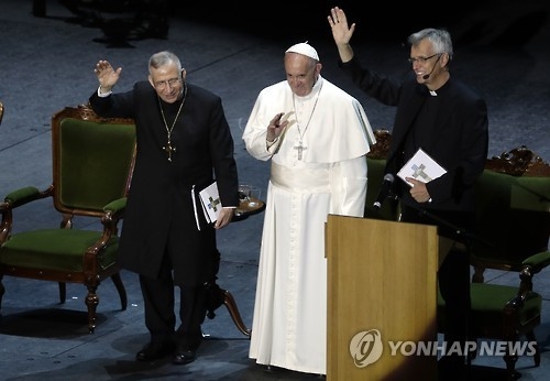 31일 스웨덴 말뫼에서 열린 종교개혁 500주년 기념식에 참석한 교황(가운데)