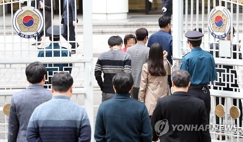 화투 치고 주먹질에 성희롱까지…공직사회 망신 '언제까지?' - 3