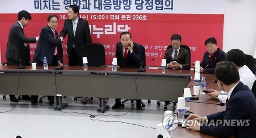 與 "계파모임 없애고 선수별 회동"…당 수습 로드맵 조속 마련 - 2