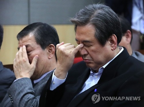 "여왕의 신하였다·부끄럽다 당 없애자"…폭발한 與 비주류 - 1
