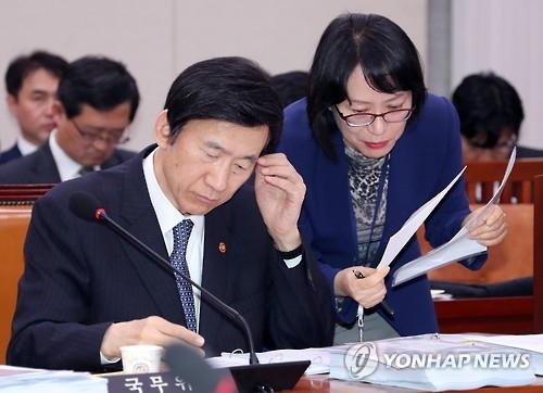윤병세 "트럼프 방위비 분담금 증액 요구 가능성 유념" - 1