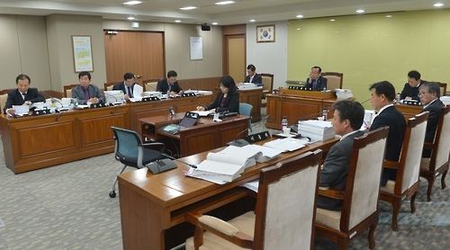 충남도의회 인재육성재단 노사갈등 해결 촉구 - 1