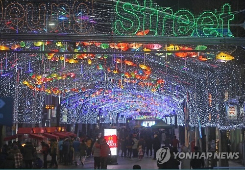 '밤이 즐거운 화천산천어축제'…야간 행사 대폭 확대 - 2