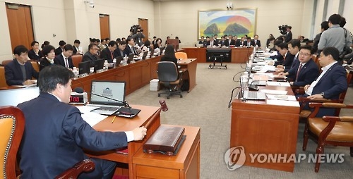 정무위, 삼성물산 합병과정서 국민연금 '외압설' 도마 위 - 2