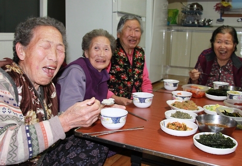 경로당 저녁 식사.