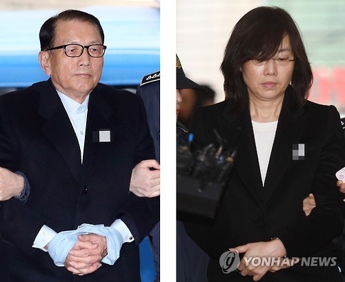 특검에 소환된 김기춘 전 대통령 비서실장(왼쪽)과 조윤선 전 문체부 장관