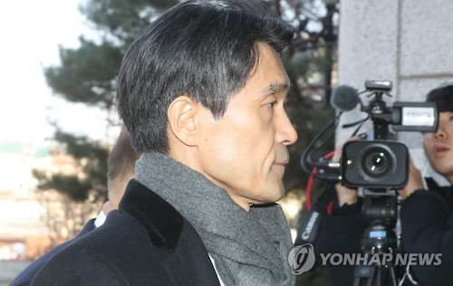 헌재 출석하는 모철민 전 수석