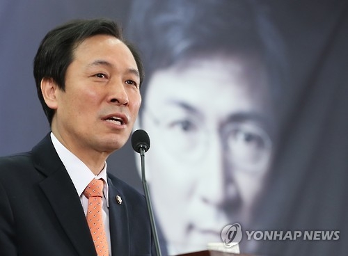 우상호, '86 동지' 안희정 왜 띄우나…다중포석 - 1