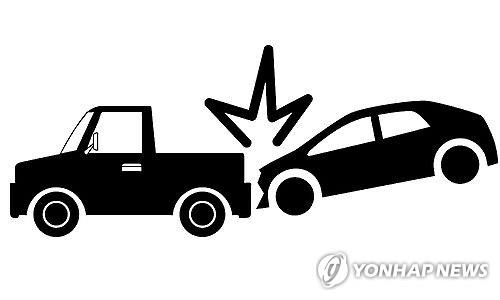충주서 통근버스 등 차량 5대 연쇄 추돌…20여명 경상 - 1