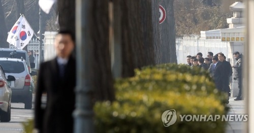 청와대, 특검 소송카드 무대응 전략…'여론전' 판단 - 1
