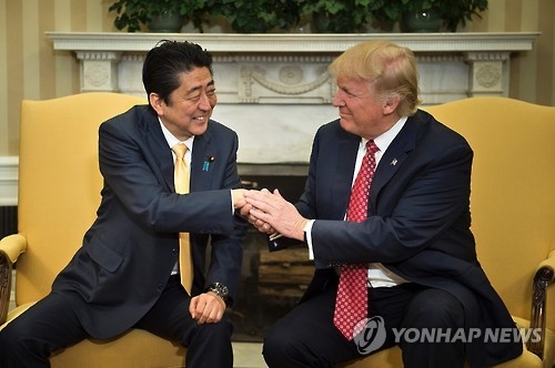 트럼프 대통령과 만난 아베 일본 총리