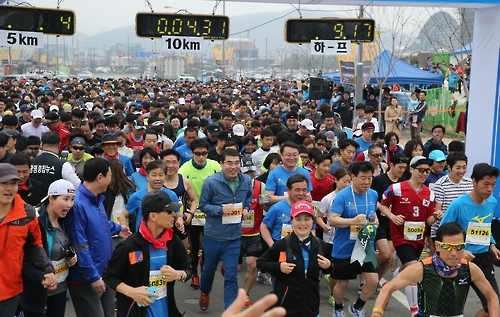 2017 KTX광명역 통일 전국마라톤대회가 4월 2일 경기도 광명역 일원에서 열린다.