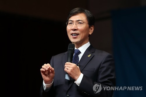 안희정 "인지도 오르면 폭탄급 될 것…좀 천천히 가겠다" - 1