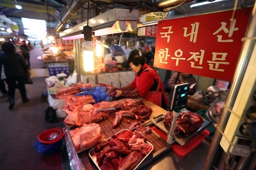 광주 서구 양동시장의 정육점.