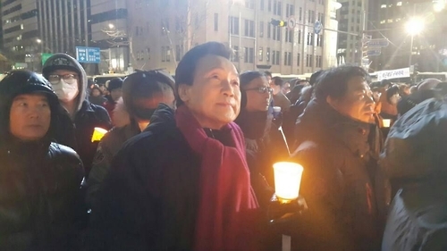 "촛불 이완 없다"…광화문으로 나온 野대선주자들, 탄핵 힘싣기(종합) - 3