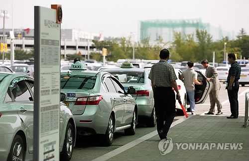 "택시 미터기 켜달라 했더니 내리라 하네요"…외국인 관광객(종합) - 3