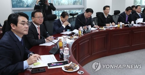민주 2차 개헌워크숍…"대선주자 개헌토론회 개최 요구" - 1