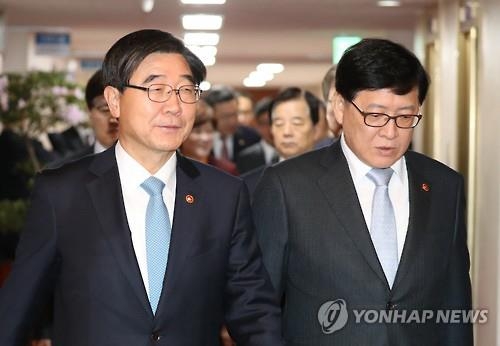 고용노동부 장관과 보건복지부 장관