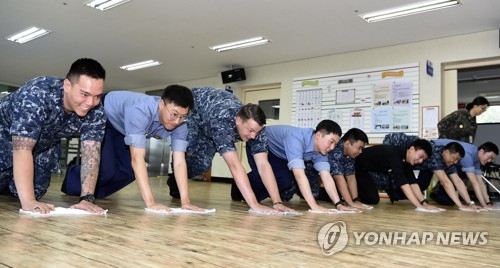 '독수리훈련 참가' 한ㆍ미 해군, 사랑의 봉사활동 - 1
