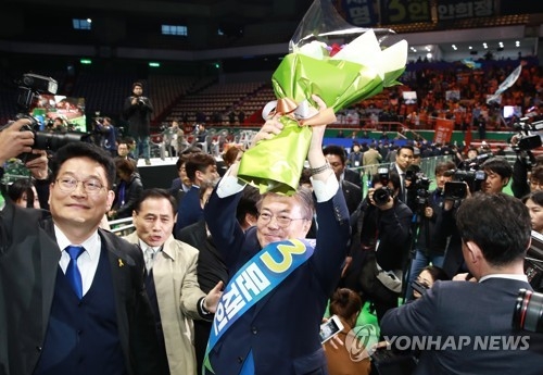 文 "아직 안심 못해…결선투표 가지 않고 끝내도록 최선" - 1