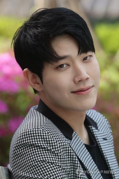 '김과장' 동하 "'박영규는 계부'란 생각으로 배신 가능했다" - 1