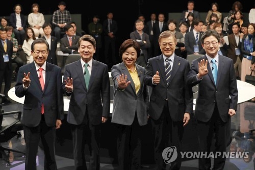 '장미대선' 중반전 판세는…文-安 양강구도 흔들리나 - 2