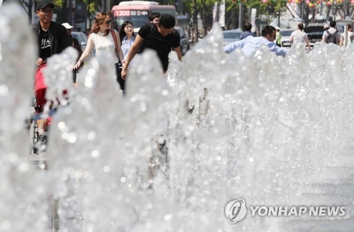 때 이른 더위