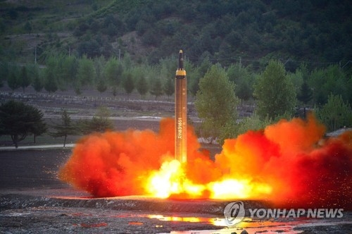 북한이 지난 14일 발사한 화성-12 중장거리 탄도미사일