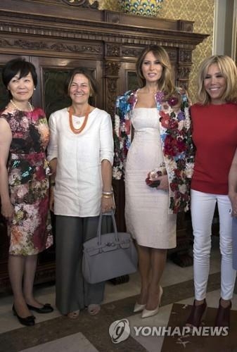 G7 정상회의에 참석한 정상들의 배우자들