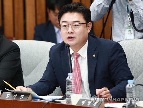 한국당 "의원출신 장관 인선, 소나기 피하고 보자는 의도" - 1