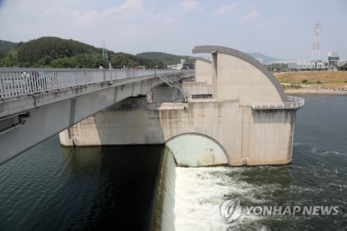 수문 연 강정고령보