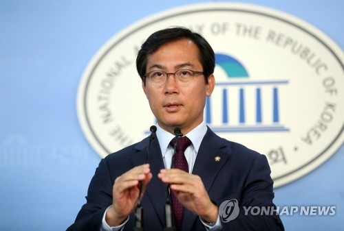 바른정당 소속 김영우 국회 국방위원장(자료사진)