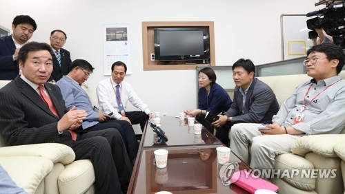 간담회하는 이낙연 총리