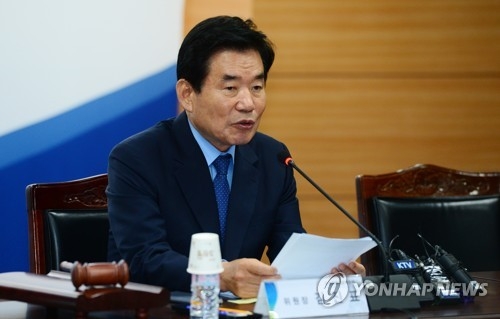 김진표 "文대통령 공약, 하나도 빠짐없이 국정과제에 반영" - 1
