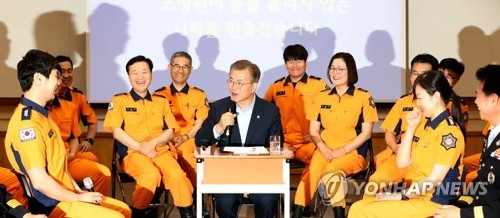 소방관 1명이 국민 1천579명 안전 책임…인력난 '심각' - 4