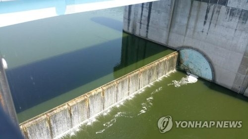 녹조 낀 창녕함안보