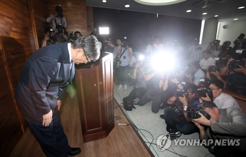 '안경환 변수' 청문정국 최대 쟁점…與 여론주시, 野 사퇴공세 - 2
