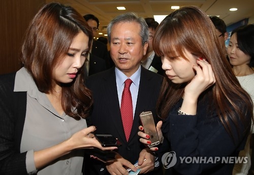 금감원, 신상훈 제재 않기로…잔여 스톡옵션 지급될 듯 - 1