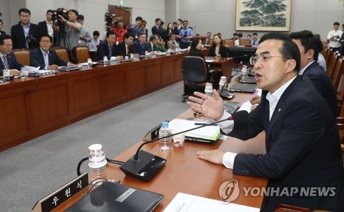 고성 터진 운영위…"안건없이 웬 회의", "왜 큰 소리냐"(종합) - 1