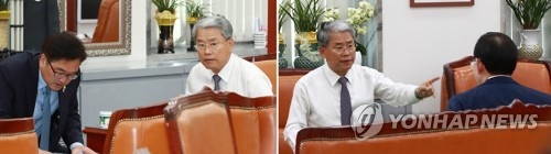 與, 국회 정상화 협상서 '진땀'…우원식 "내가 을 중의 을" - 1