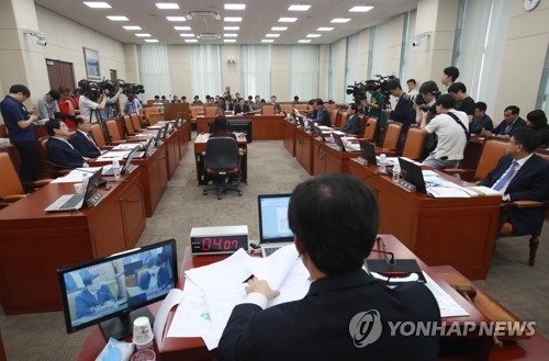 국방위 현안보고…野 "사드 조속배치" vs 與 "계획대로 배치중" - 1