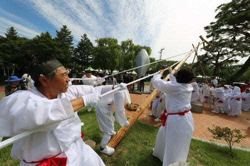 산의실 솟대세우기