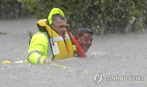 '하비 물폭탄' 강수량 1.25ｍ 달해…美역대 최고치 돌파 - 1