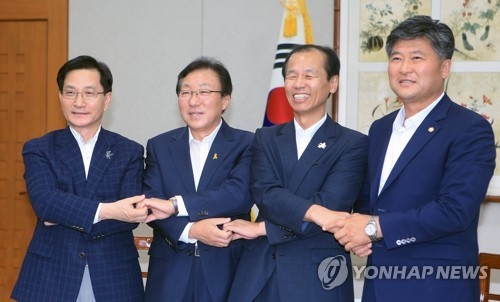 '손은 잡았지만'…강원 무상급식 고교 확대 결론 못내