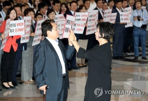 최악 안보위기에도 '반쪽' 본회의…한국당 불참·바른정당 퇴장(종합) - 1