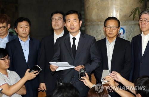 기자회견하는 이건리 5·18 특조위 위원장
