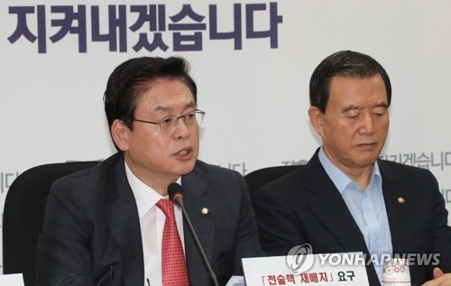 정우택 "여당마저 靑인사에 반기…박성진 지명철회해야" - 1